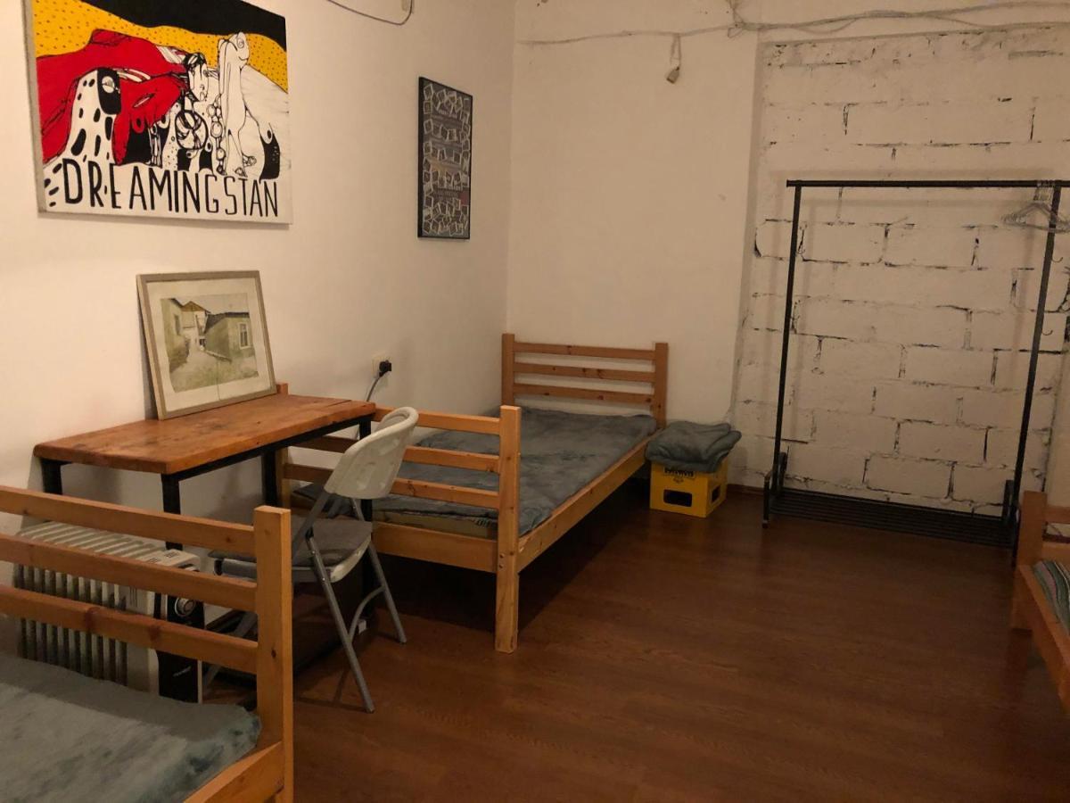 Udabno Hostel Eksteriør billede